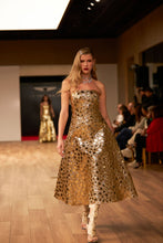 Load image into Gallery viewer, Strapless midi gold dress
