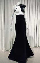 Cargar imagen en el visor de la galería, Neopreno mermaid skirt