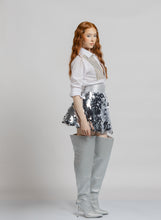 Cargar imagen en el visor de la galería, Silver Sequin Mini Skirt
