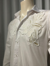 Cargar imagen en el visor de la galería, White Button-Up with Sheer Flower Appliqué