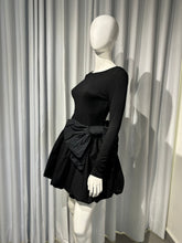 Cargar imagen en el visor de la galería, Black Bubble Dress