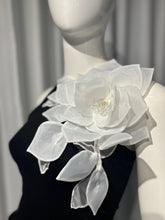 Cargar imagen en el visor de la galería, Black Bodysuit with White Flower Appliqué