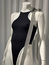 Cargar imagen en el visor de la galería, Ribbon Trim Halter Bodysuit