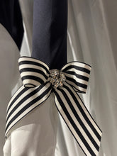 Cargar imagen en el visor de la galería, Long Sleeve Bodysuit with Ribbon Cuffs