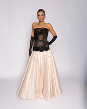 Cargar imagen en el visor de la galería, Nocturne Blush Gown
