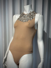 Cargar imagen en el visor de la galería, Petal Skin Bodysuit in different colors
