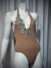 Cargar imagen en el visor de la galería, Nude Bodysuit with differents appliqué
