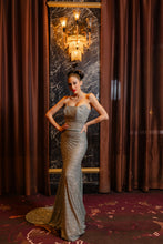 Cargar imagen en el visor de la galería, Blue Beaded Evening Dress
