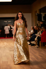 Load image into Gallery viewer, Strapless heart gold dress
