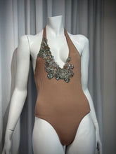 Cargar imagen en el visor de la galería, Nude Bodysuit with differents appliqué
