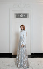 Cargar imagen en el visor de la galería, Luminaria Silver Skirt
