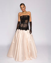Cargar imagen en el visor de la galería, Nocturne Blush Gown
