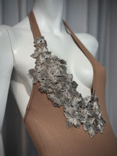 Cargar imagen en el visor de la galería, Nude Bodysuit with differents appliqué
