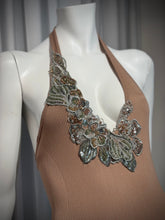 Cargar imagen en el visor de la galería, Nude Bodysuit with differents appliqué
