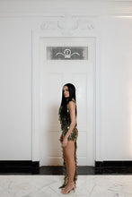 Cargar imagen en el visor de la galería, Asymmetric green pailletes dress
