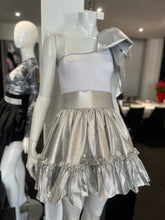 Load image into Gallery viewer, Ruffle skirt silver
