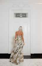 Cargar imagen en el visor de la galería, Heart-Shaped Strapless Maxi Dress
