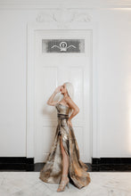 Cargar imagen en el visor de la galería, Aurea Terra Gown
