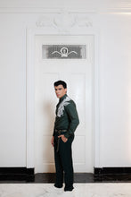 Cargar imagen en el visor de la galería, Emerald Signature Shirt
