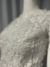 Cargar imagen en el visor de la galería, Embroidered Lace Top
