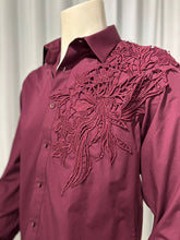 Cargar imagen en el visor de la galería, Burgundy Shirt with Floral Appliqué

