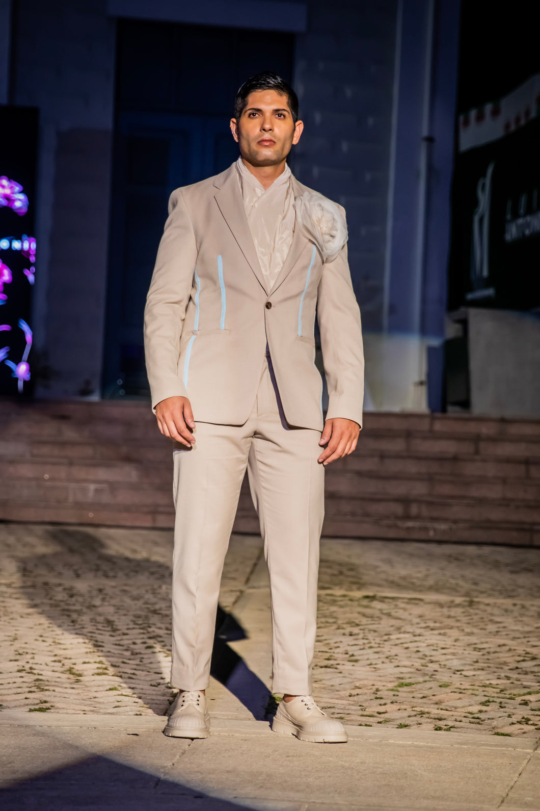 Suit beige with details for men