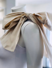 Load image into Gallery viewer, Body white with taffeta bow
